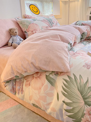 American-style pure cotton 100% bed set with four pieces, including a floral printed duvet cover, flat sheet, and three-piece bed skirt set