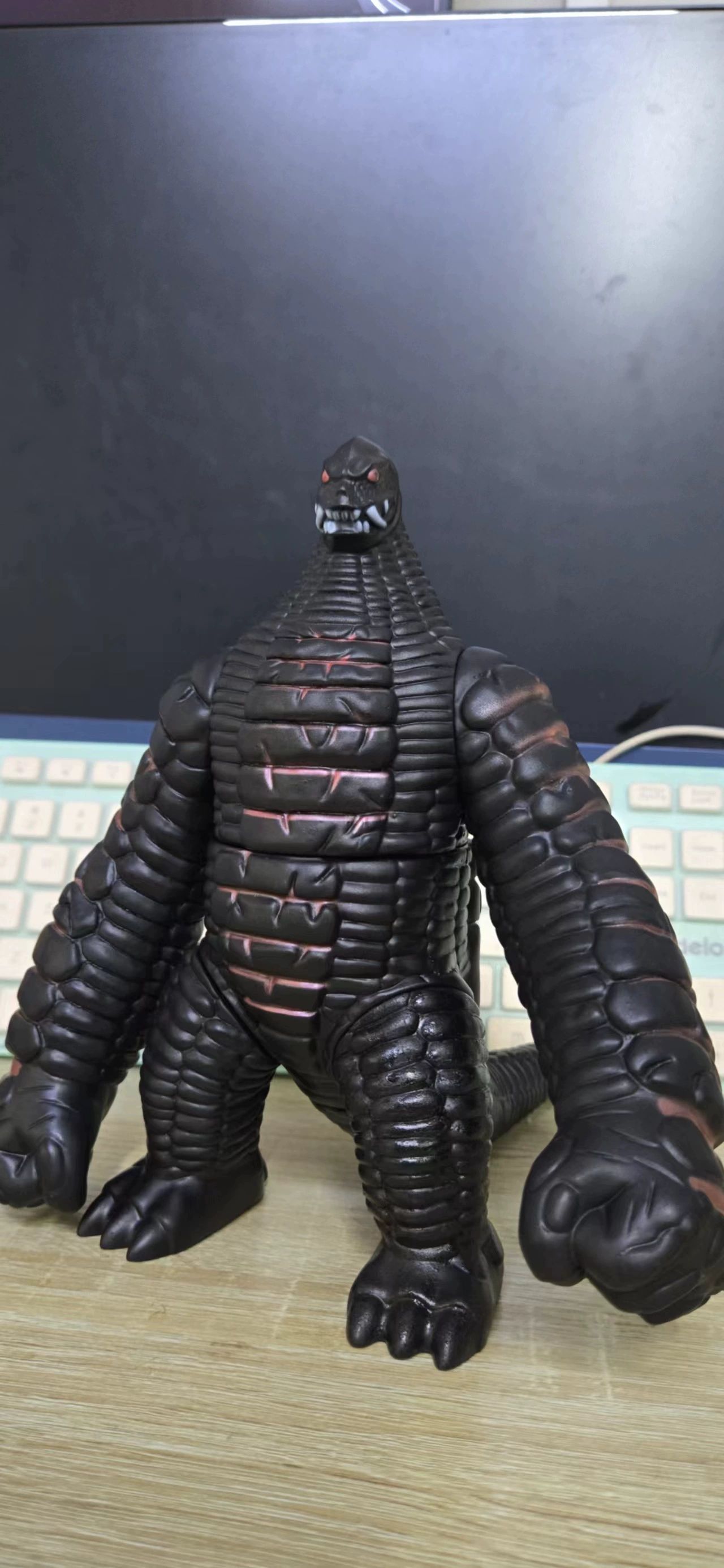 大型モンスタービニールソフトラバーウルトラマンモンスターおもちゃ男の子子供のおもちゃ夜市景勝地露店モンスター