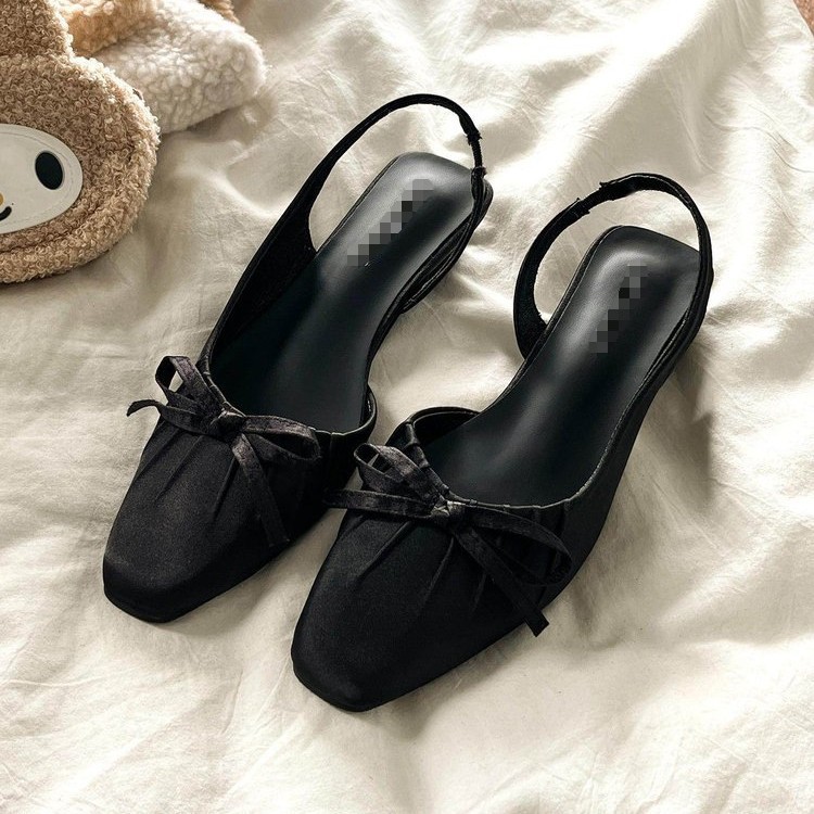 Pequeñas sandalias casuales francesas de punta plana zapatos individuales para mujeres 2026 verano nuevas sandalias de arco de hada para mujeres