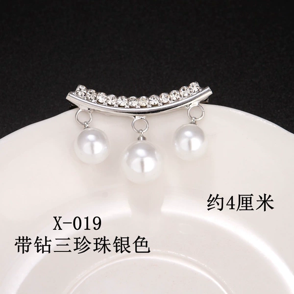 Diamond three pearl silver
