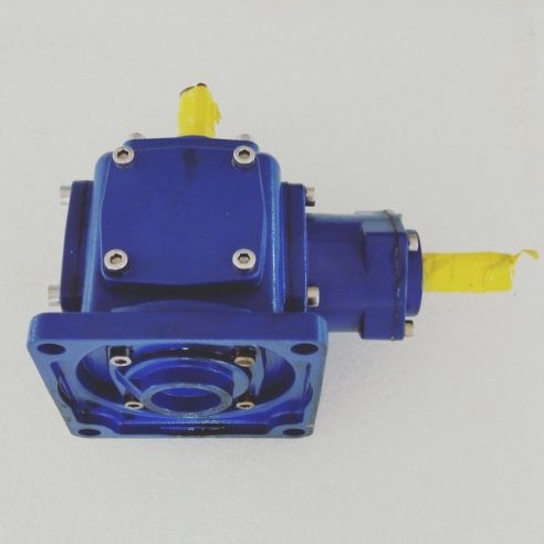 T10  螺旋锥齿轮减速机  高刚性FC-25铸铁铸造  采用合金钢调质价