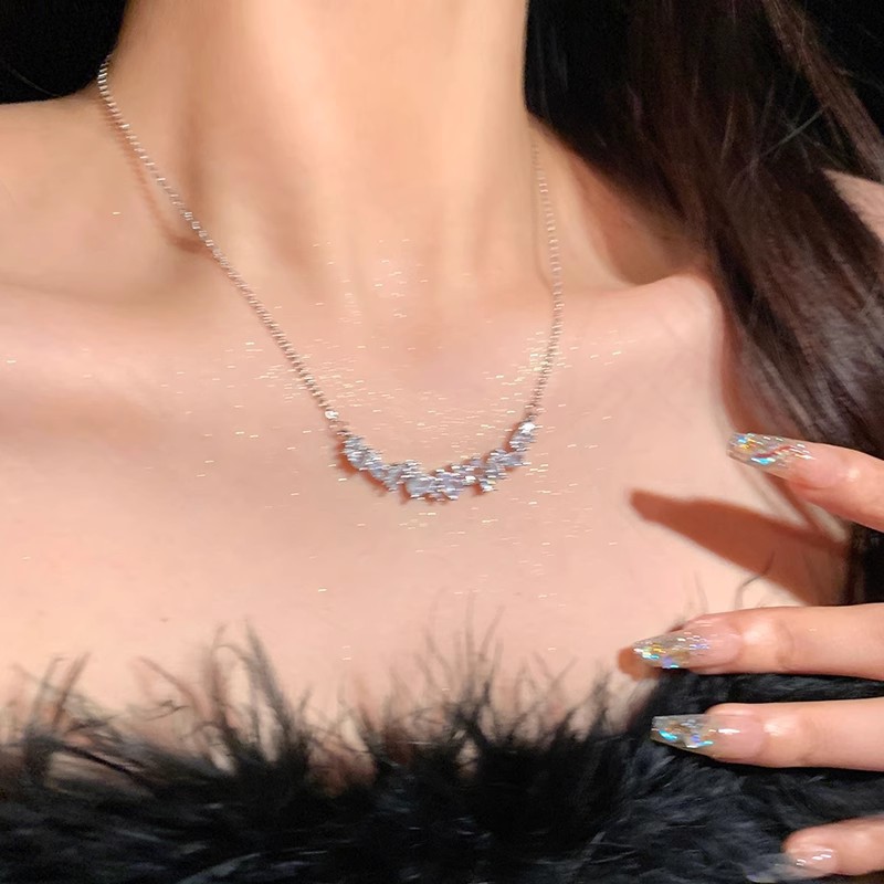 Collar de acero de titanio retro coreano Colgante de perlas de alta calidad de todo fósforo femenino Estilo ins Joyas de cadena de clavícula de nicho al por mayor