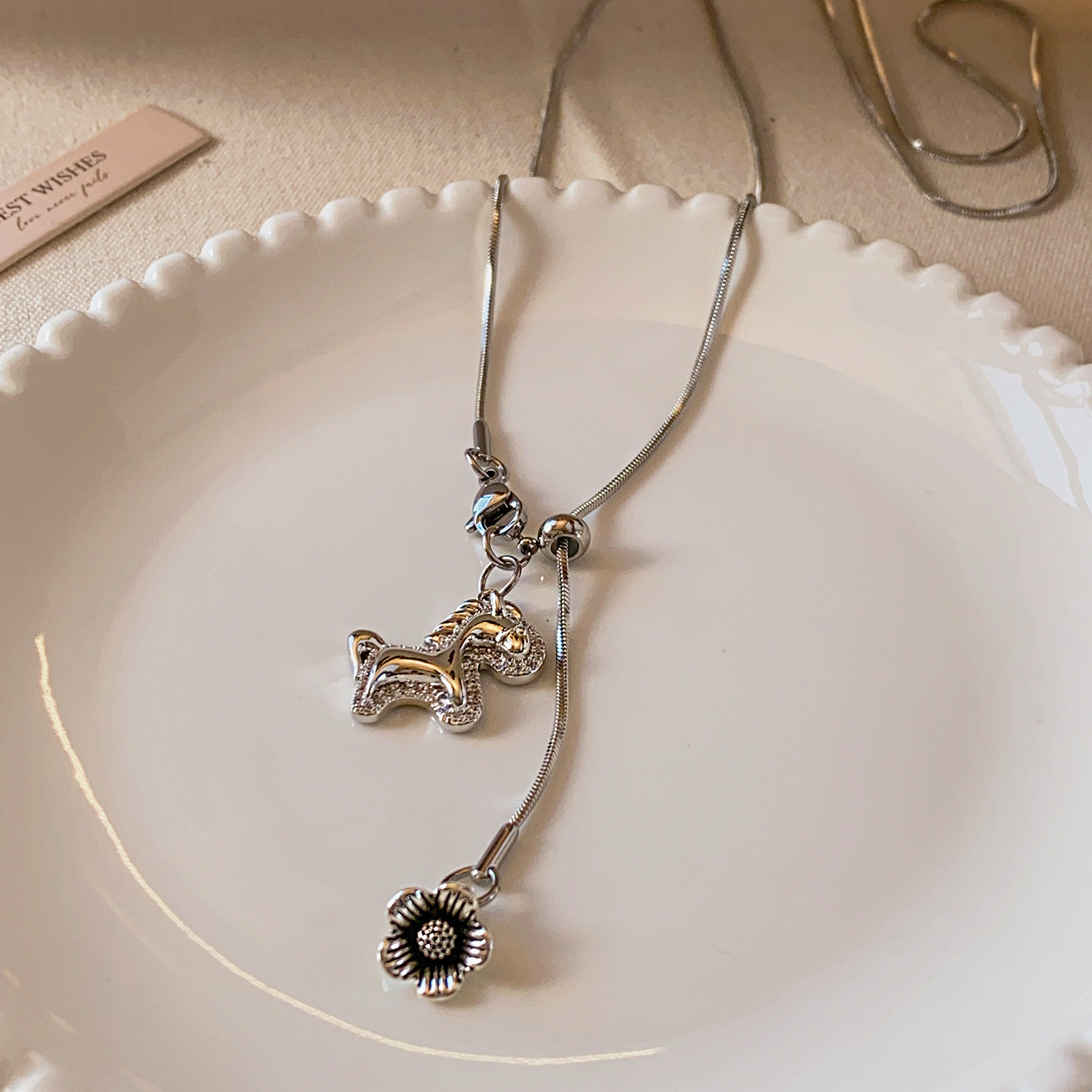Xl-0195 pull pony necklace