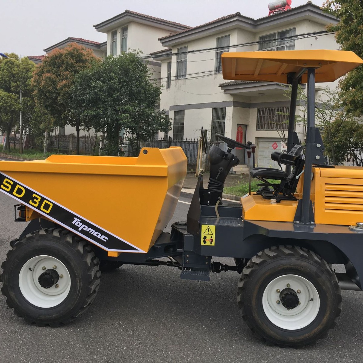 FJ30句容 液压 铰接底盘 四轮驱动 翻斗车