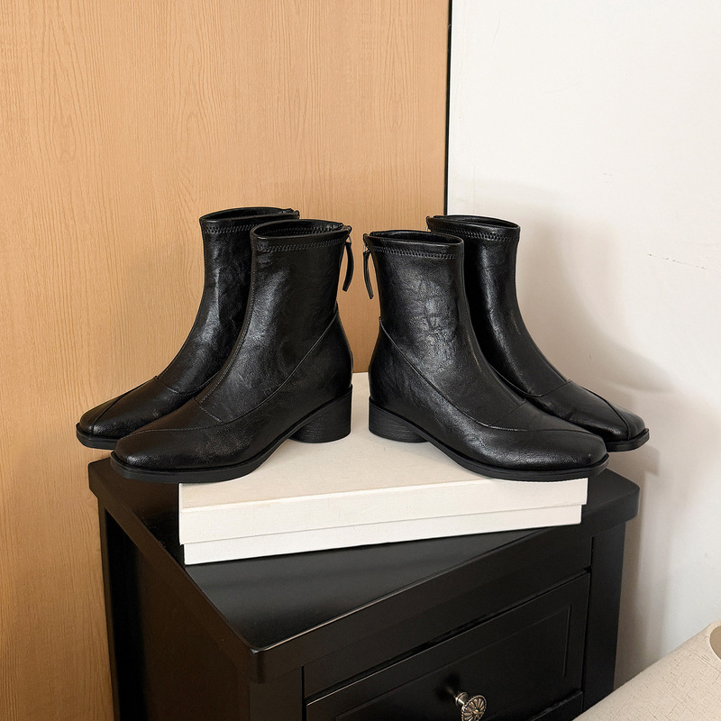Two versions of women's autumn new retro versatile elastic slim-fit short boots with a height-increasing French square toe and chunky heel, also known as Martin boots Two versions of women's autumn new retro versatile elastic slim-fit short boots with a height-increasing French square toe and chunky heel, also known as Martin boots