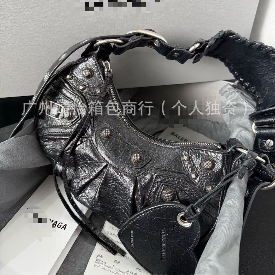 High Quality Paris Le Cagole Studded Biker Bag Oil Wax Leather 3-In-1 Crescent Crossbody Genuine Leather Underarm Bag - Thumbnail 3