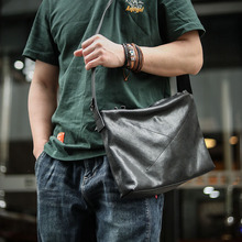 原创设计自由通勤风青年方形单肩包横款拉链休闲纯色大容量背包包