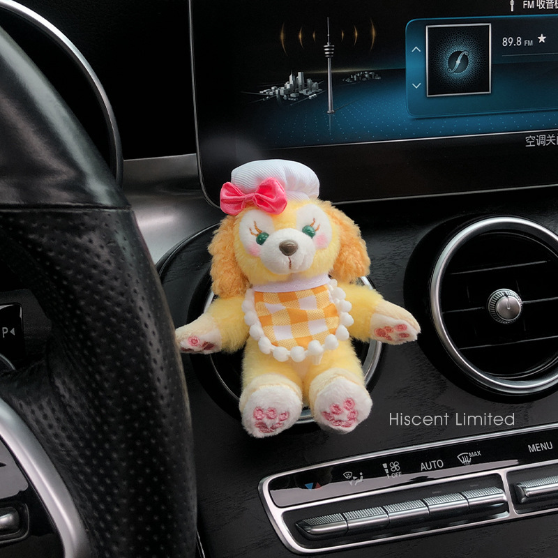 2025 nuevo coche muñeca oso de felpa Tamiflu coche aromaterapia de salida de aire decoración interior accesorios de coche decoración mujer