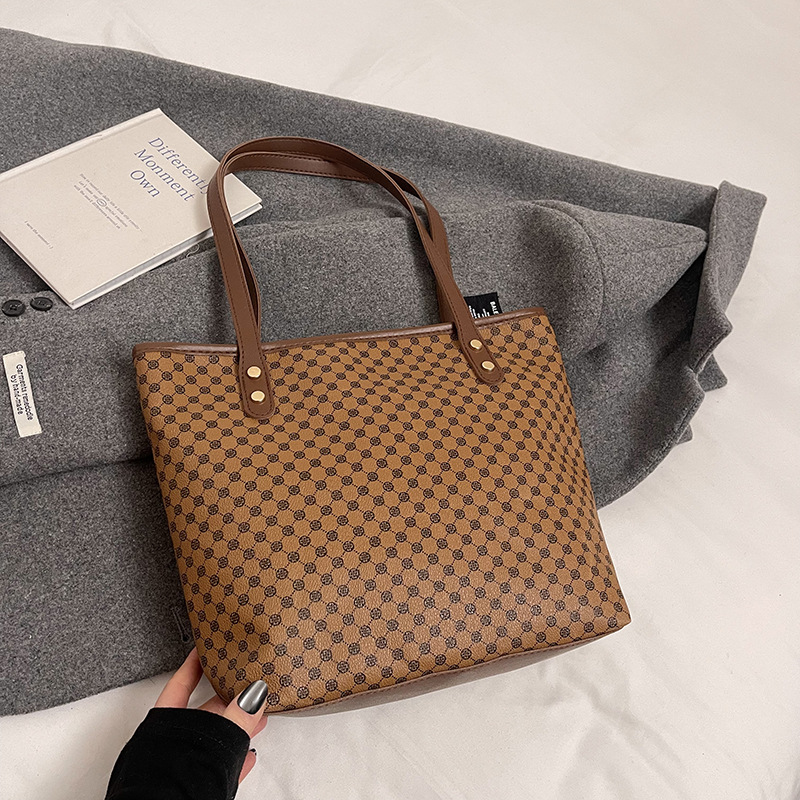 2024 invierno retro bolso de mano de gran capacidad para mujer nuevo bolso de axila para mujer bolso de hombro para viajero extranjero