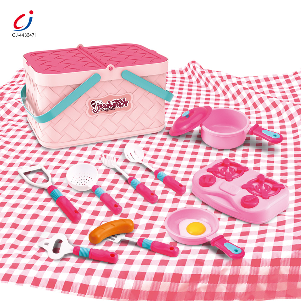 Realistic children's family basket