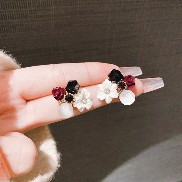 Retro elegant earrings