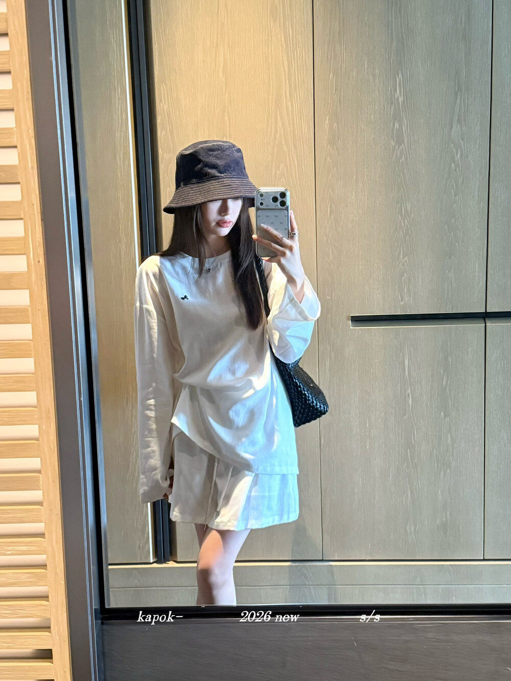 Bộ hai mảnh áo chống nắng tay dài thêu ngựa nhỏ kết hợp chân váy midi cạp thun — màu trắng, Xanh da trờicolor chi tiết 25