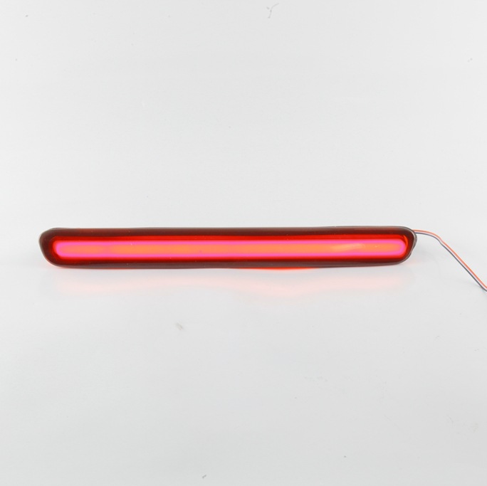 Adecuado para modelos Hilux 15-19 de luz de freno alta, parachoques, luz trasera VIGO, luz de freno alta.