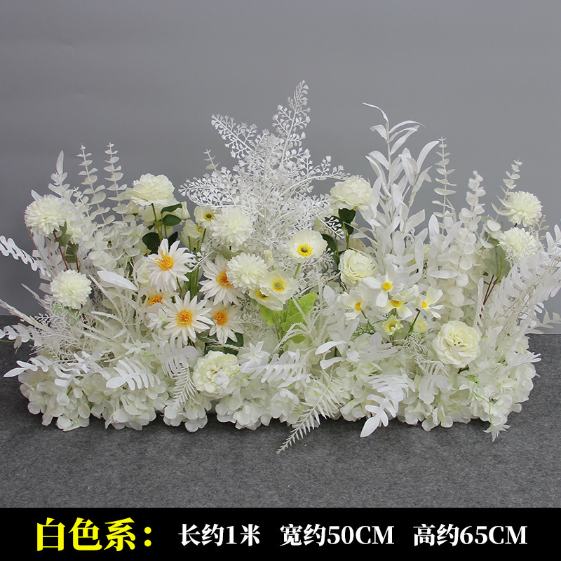 新商品の結婚祝いの大きいタイプの花を並べて絹の花の完成品の装飾をシミュレーションします。|undefined