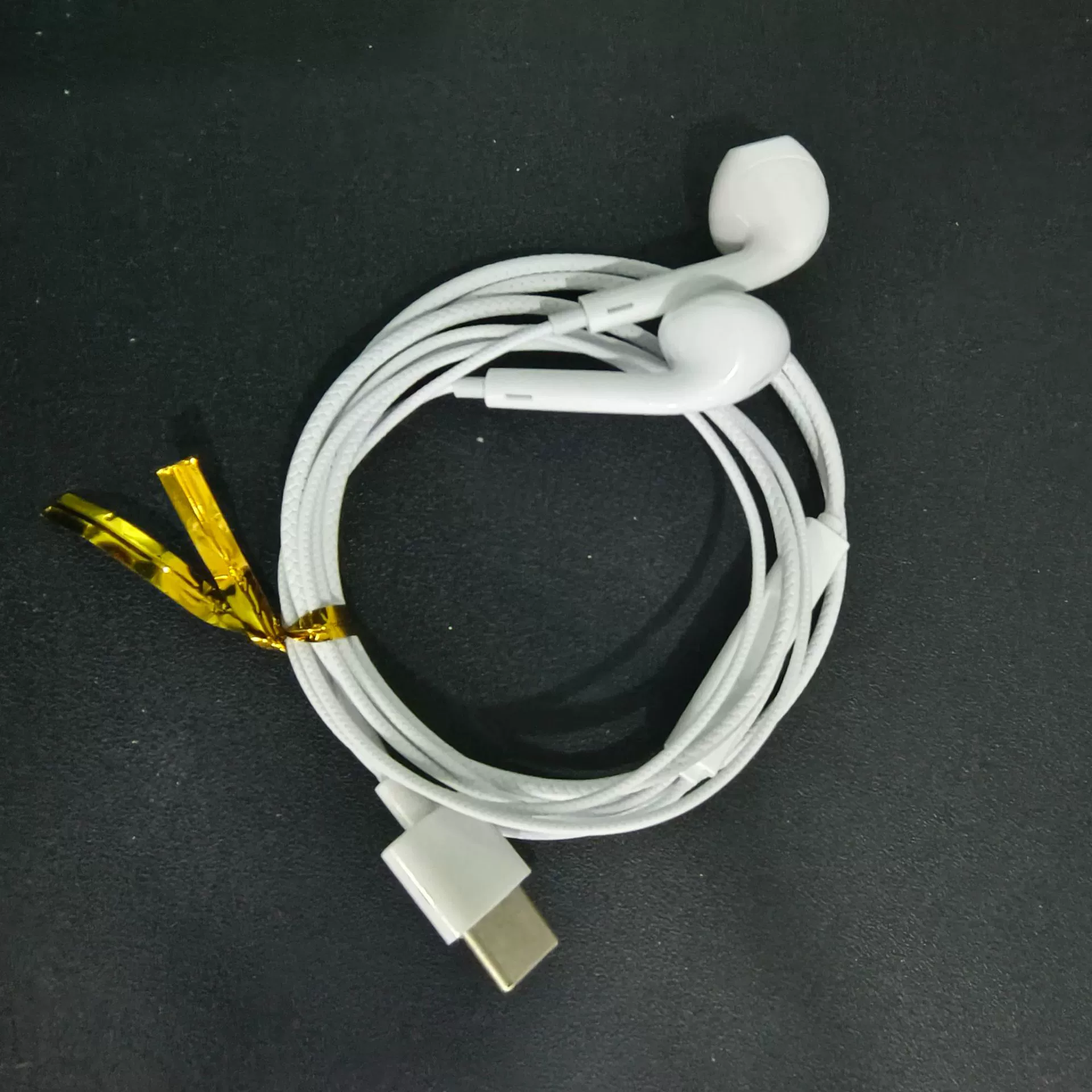 Ear -in -ear flat -ear flat mouth 3.5 round hole music headset wire control with microphone headset