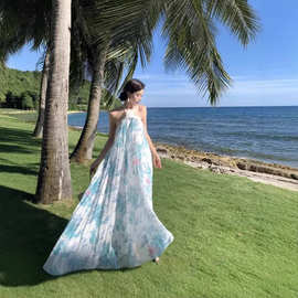 茶歇花朵挂脖大露背吊带连衣裙女夏海边沙滩度假风仙女油画长裙子