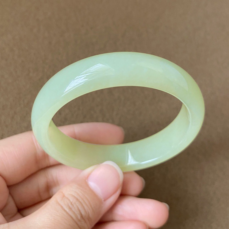 Vòng tay ngọc bích Tân Cương tự nhiên màu nước nắng (đường kính 52–65 mm) chi tiết 15