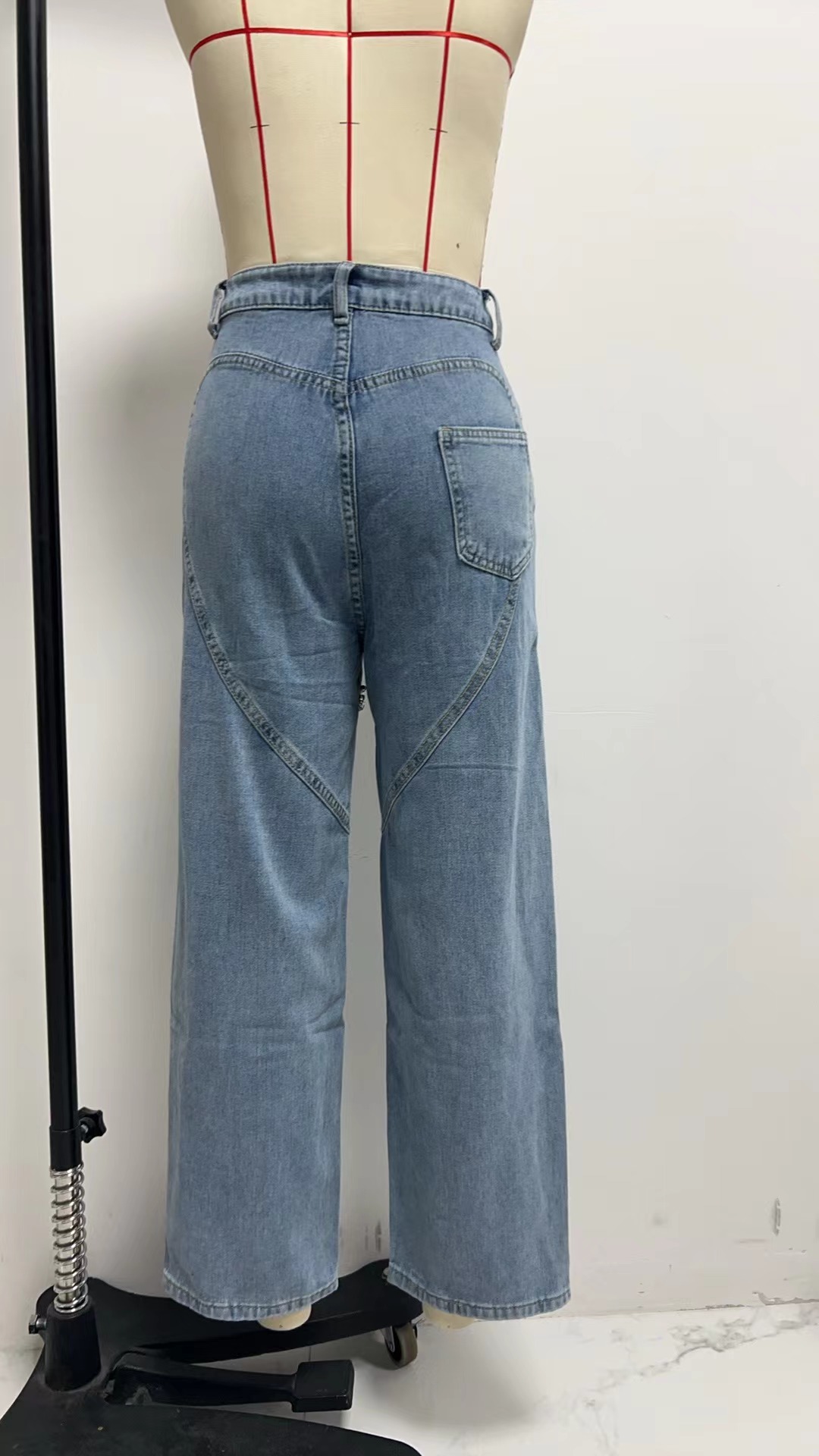 Damen High-waist Jeans Mit Strass Im Geraden Schnitt Modern_voghion.com