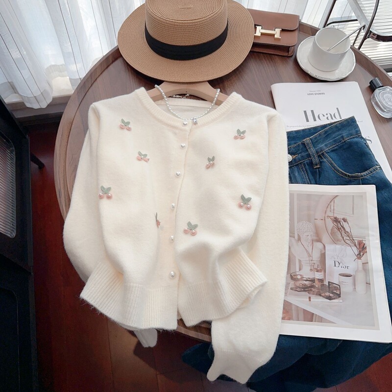 2026 Spring and Autumn Korean Style Knitted Cardigan French Sweet Gentle Soft Round Neck Versatile Age-Reducing Sweater Coat 2026 Spring and Autumn Korean Style Knitted Cardigan French Sweet Gentle Soft Round Neck Versatile Age-Reducing Sweater Coat