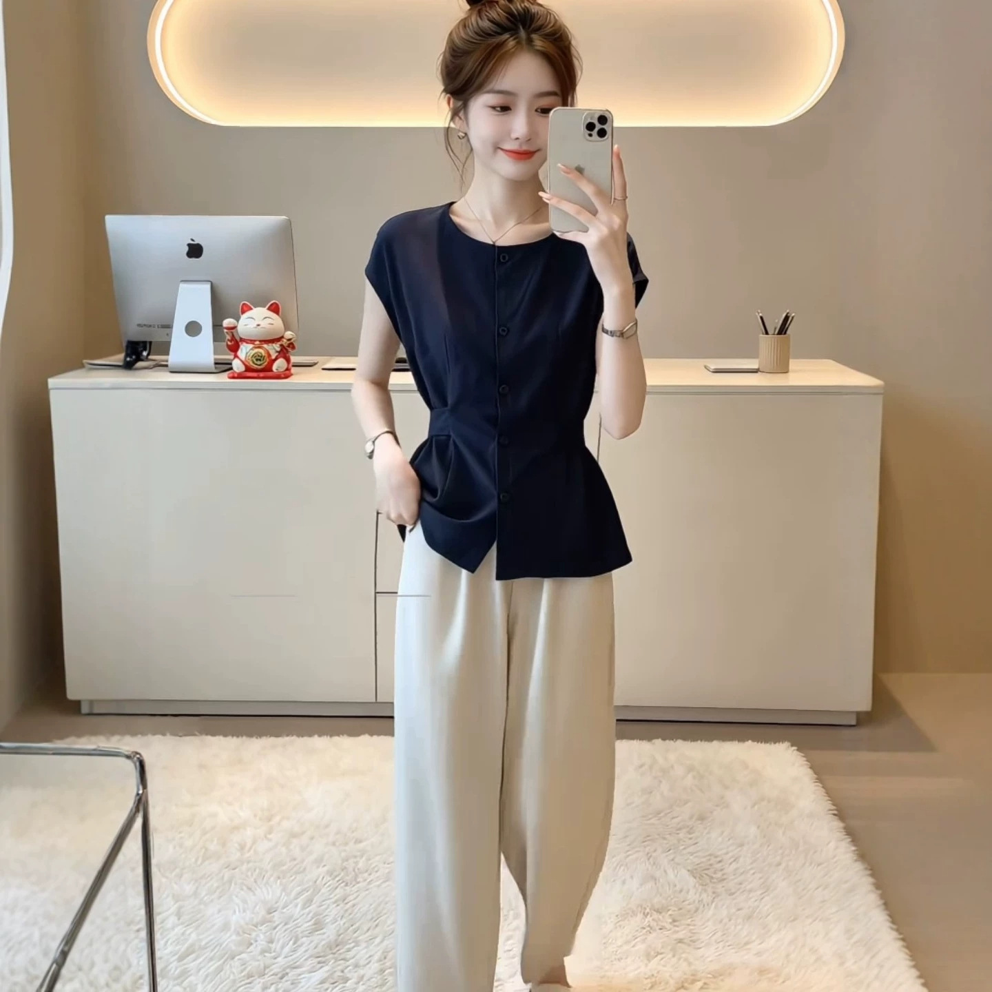 Áo sơ mi nữ linen tay ngắn thắt eo, kiểu dáng công sở mùa hè — Xanh lông mòng đen