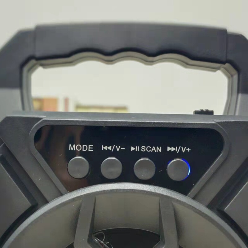 元のメーカーのミミ奇の新型の3寸のbluetoothのスピーカーは携帯カードのk歌のイルミネーションの屋外の広場のダンスの音響を持ちます。|undefined