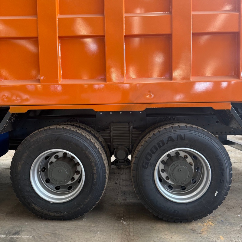 Exported to Africa HOWO NX 8x4 dump truck, 8-wheel rear-tipping soil-dump engineering dump truck