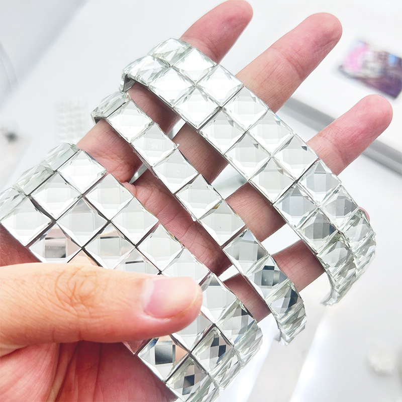 Nueva venta caliente de taladro de agua de vidrio cinta adhesiva de fusión en caliente tira de taladro de imitación autoadhesiva adhesivo adhesivo adhesivo de taladro de cristal caja de cosméticos diamante