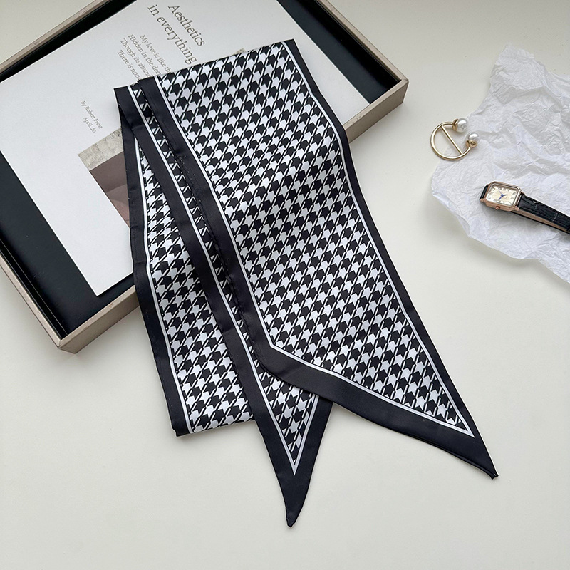 Pata de gallo en blanco y negro