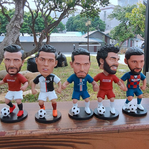 Football medium-sized doll Messi Neymar C Rosa Salah Pogba Beckham doll doll model ornaments