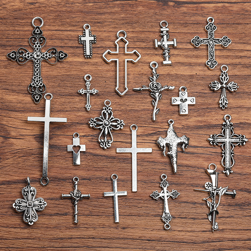 DIY retro zinc alloy jewelry accessories skull cross pendant factory direct A800567