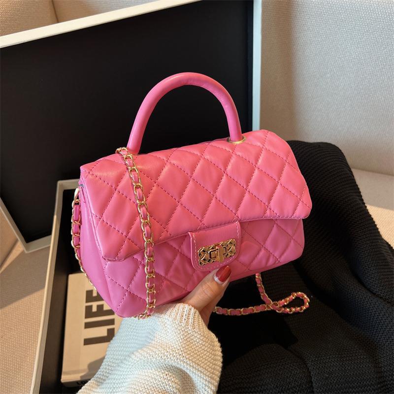 Summer texture small bag for women 2023 new fashion popular shoulder small square bag simple western style chain messenger bag