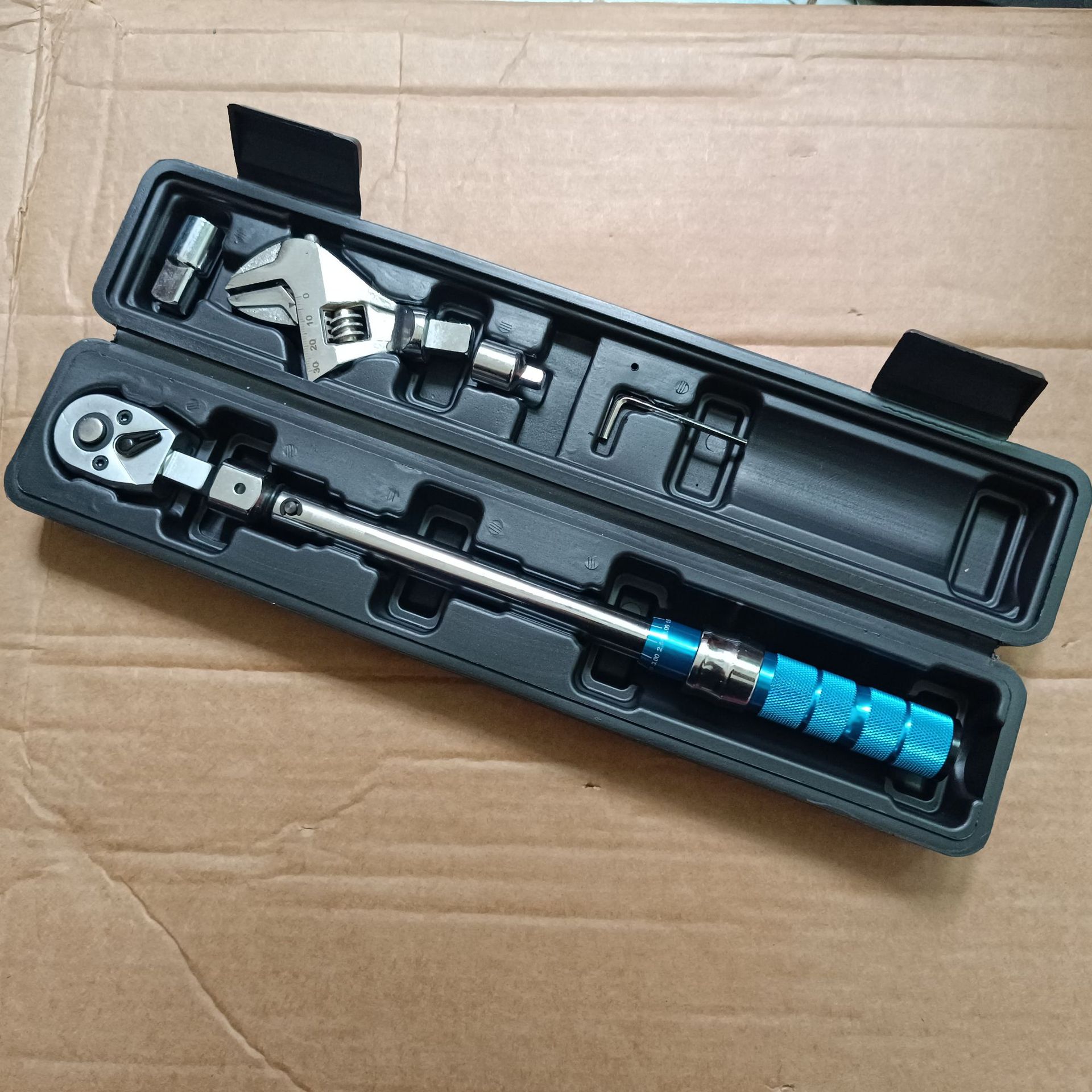 Llave de torque preestablecida llave de torque multifuncional llave de torque cromado 45 # mango de acero Escala de grabación en relieve