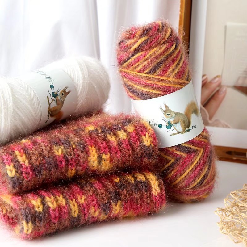 75克松鼠绒毛线亮丝毛线马海毛中粗线手工编织帽子围巾外套勾鞋线