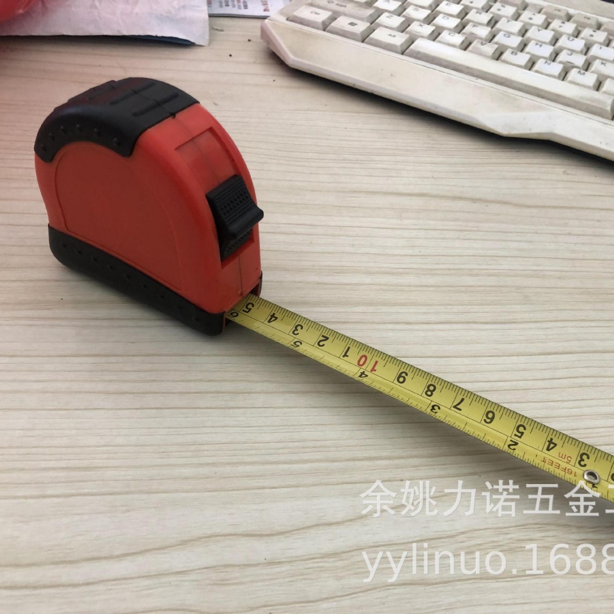 高档包胶钢卷尺，二次成型钢卷尺，新款式高质量钢卷尺公制