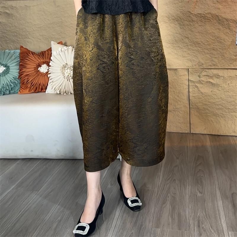 New Chinese-Style Mom's Clothing, Summer Shimmering Brocade National Style Cropped Pants, Elastic Waist, Retro Middle-Aged Women's Wide-Leg Pants New Chinese-Style Mom's Clothing, Summer Shimmering Brocade National Style Cropped Pants, Elastic Waist, Retro Middle-Aged Women's Wide-Leg Pants