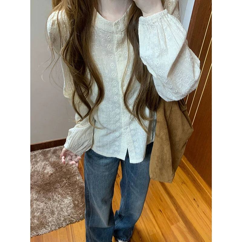 2026 Autumn New French Petal Button Round Neck Puff Sleeve Jacquard Shirt Women's Short Elegant Long Sleeve Top 2026 Autumn New French Petal Button Round Neck Puff Sleeve Jacquard Shirt Women's Short Elegant Long Sleeve Top
