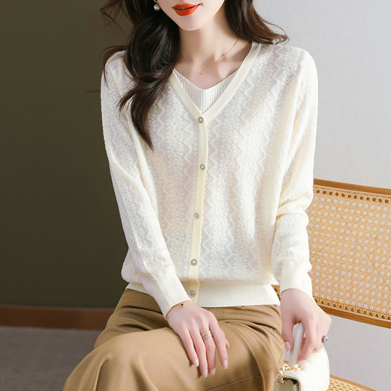 v领蕾丝边针织衫套头女2025新款气质提花薄款毛衣打底衫秋季上衣|undefined