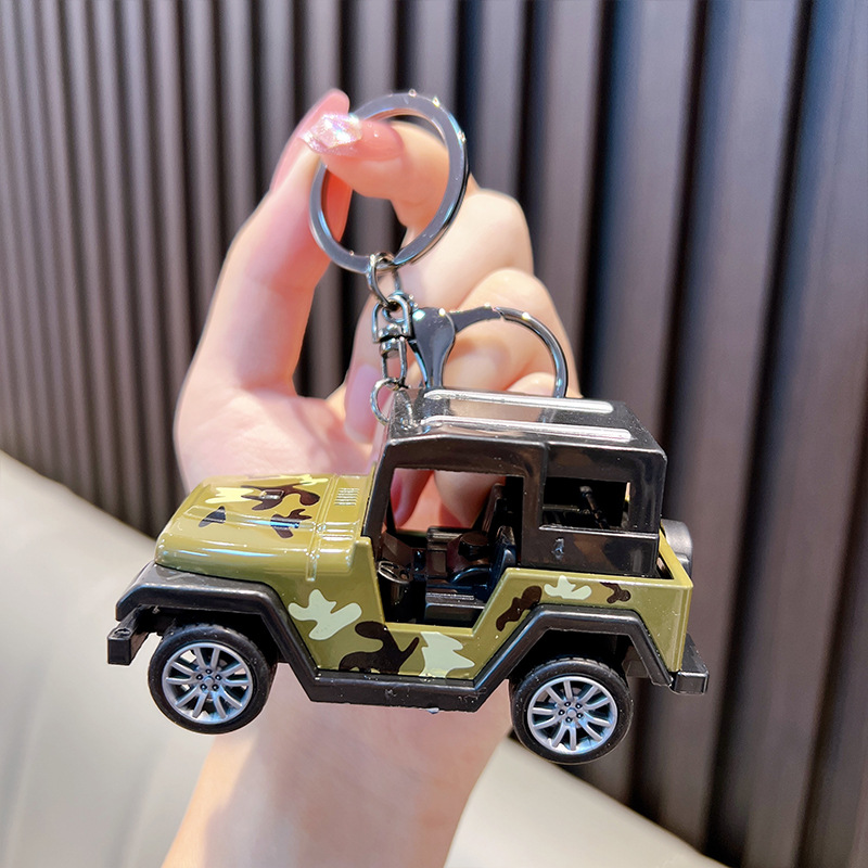 Aleación combinación Jeep Tire hacia atrás modelo de coche llavero bicicleta colgante creativo motocicleta bolsa llavero