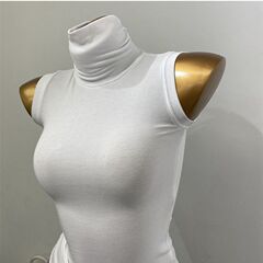 タイ式の純欲風ベストの底のシャツの女性の新型の袖なしの半高襟の修身のギャルの上着のガードルの短いタイプの潮