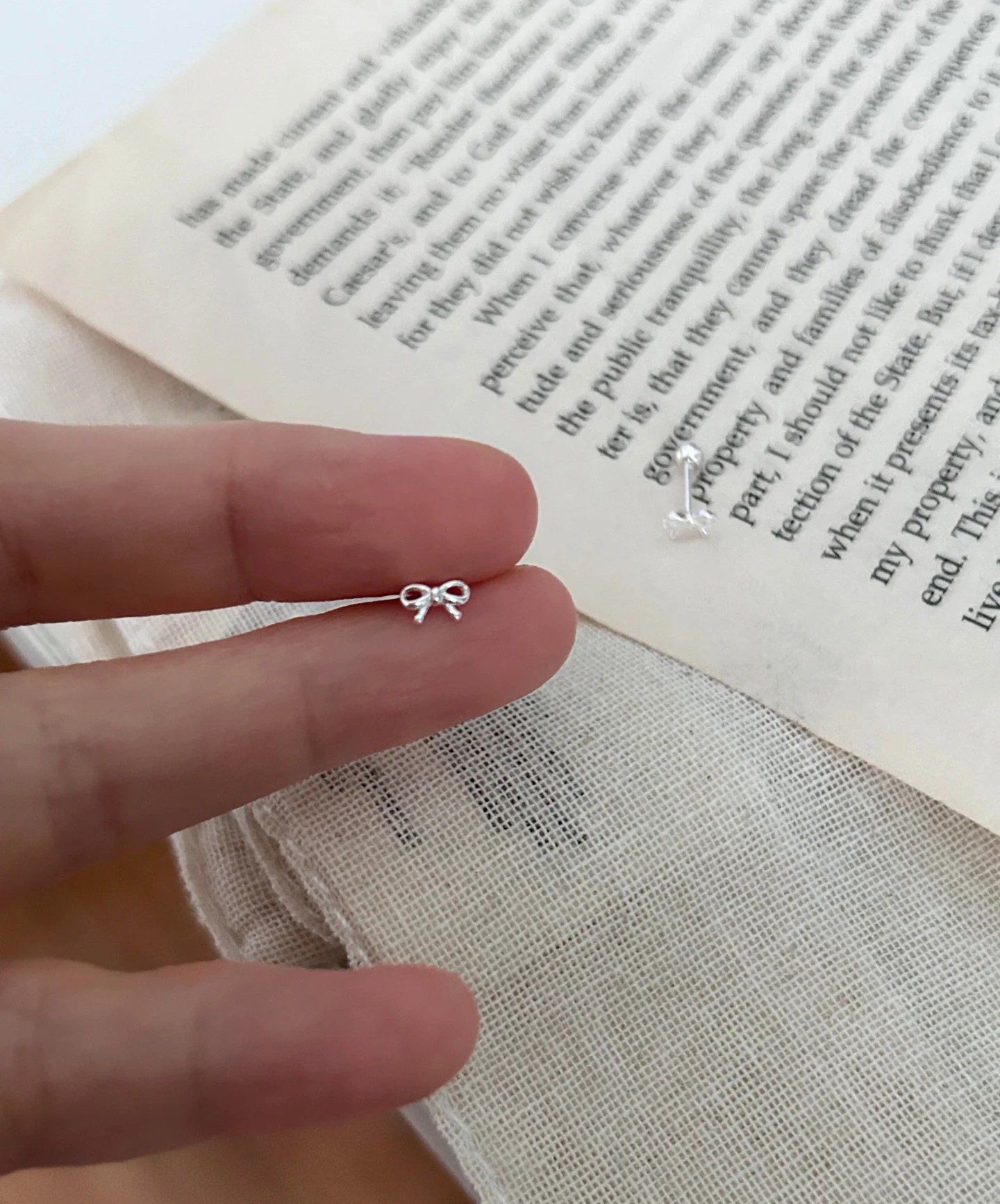 24-hour Sleep Earrings – These Hypoallergenic Sleep Studs Stay Gentle Day And Night. Smooth Titanium Flat Backs Mean No Pressure, Perfect For Healing_voghion.com