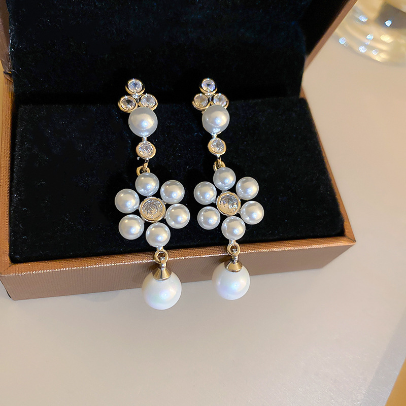 1 Pair Casual Elegant Lady Geometric Bow Knot Inlay Imitation Pearl Zircon Drop Earrings display picture 30