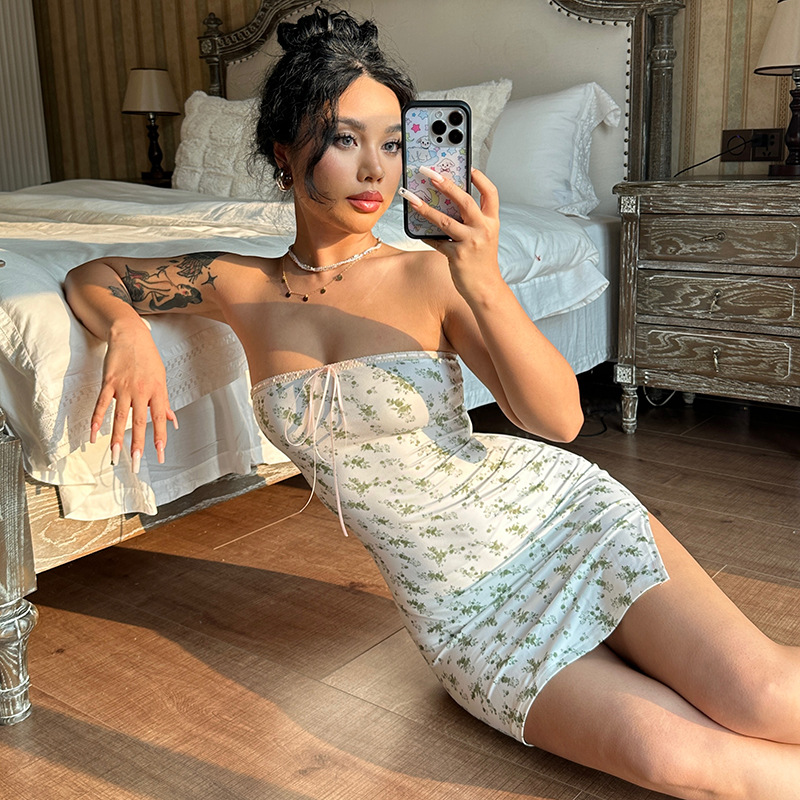 欧美女装清新甜美风新款性感裹胸包臀绑背百搭碎花连衣裙一件代发