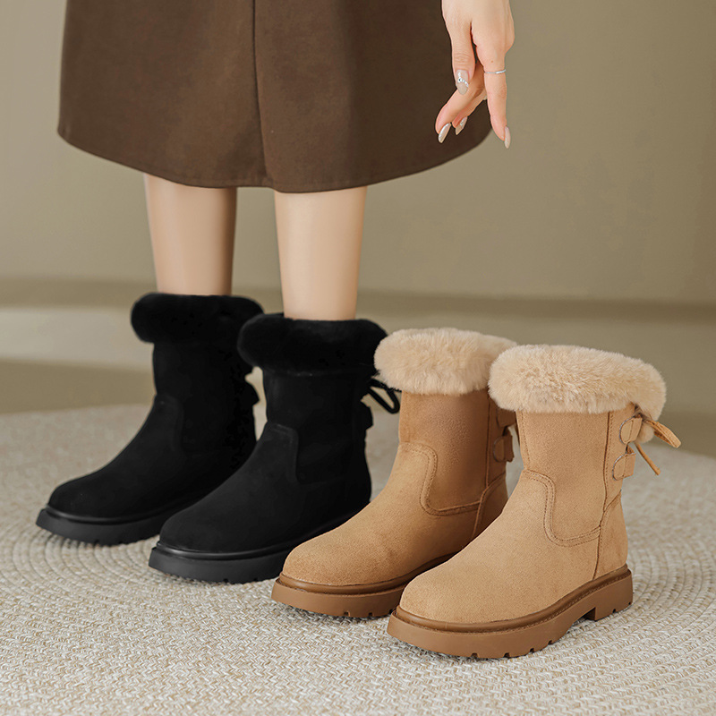 Botas de nieve para mujeres 2025 nuevo invierno de tubo corto con una base gruesa de lana más gruesa botas de lana de Martin en la moda