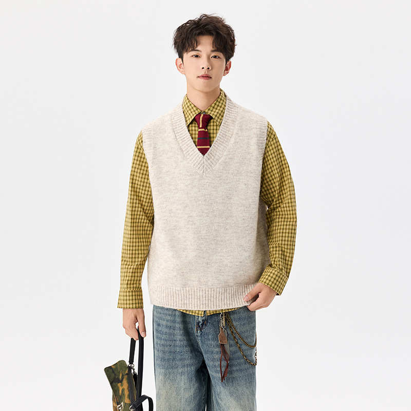 Autumn and Winter Wool Blend Sleeveless Knitted Sweater Vest for Men, V-Neck, Loose Fit, Warm Base Layer Vest Top Autumn and Winter Wool Blend Sleeveless Knitted Sweater Vest for Men, V-Neck, Loose Fit, Warm Base Layer Vest Top