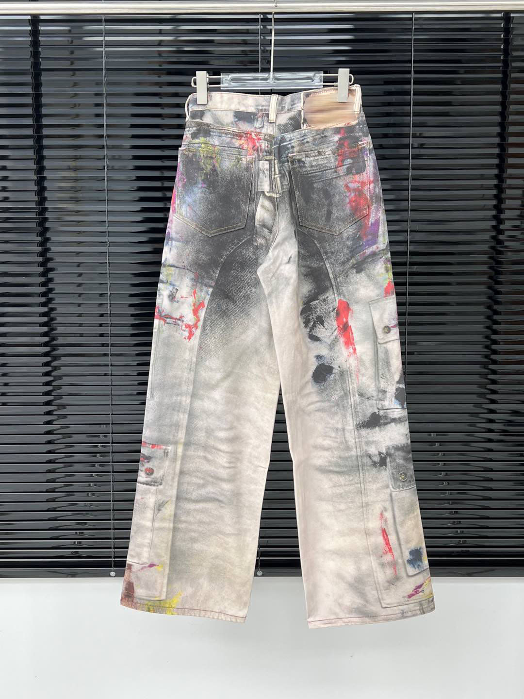 Streetwear Distressed Denim Pants – Oversized High-Waisted Wide-Leg Jeans With 3D Print Graffiti & Splatter Paint Design_ecoleips.com