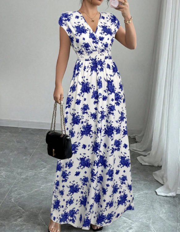 큰 진한 파란색 꽃