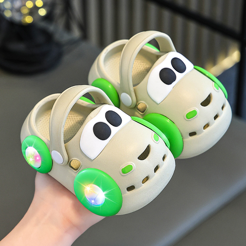 Children's Croc Shoes Summer Baby 1-3 Years Old 2 Infants Non-Slip Boys and Girls Children Baotou Car Luminous Slippers
