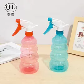塑料瓶、壶;园艺工具