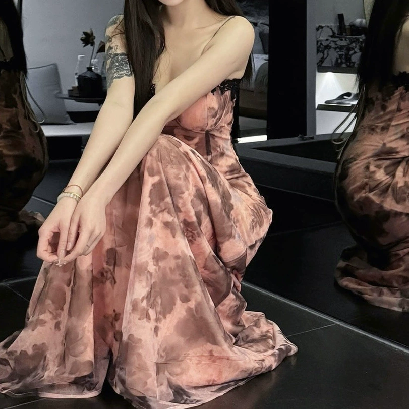 Горячая девушка с принтом подтяжка юбка с нагрудным поясом