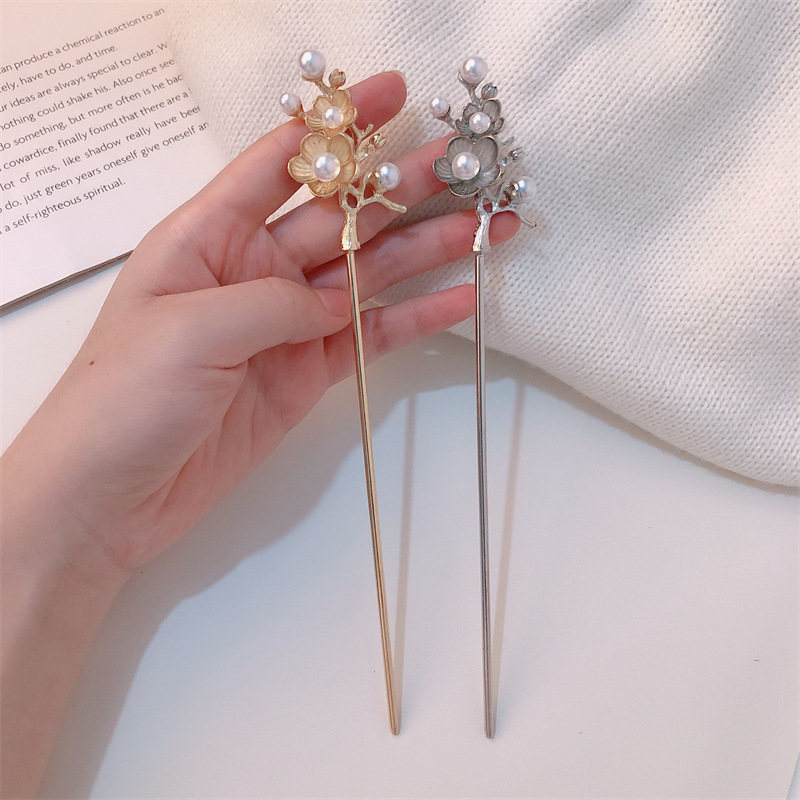 Clipper de cabello de flor de ciruela de alto nivel nuevo estilo chino de estilo nacional de metal, estilo antiguo cheongsam, clipper de cabello de lujo ligero adornamiento para el cabello